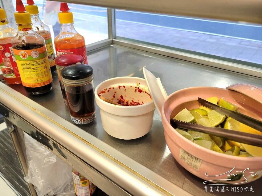 霜越南河粉復興店|東區美食,忠孝復興午餐!逛完SOGO來吃越南料理吧!櫃哥櫃姐中午吃什麼?