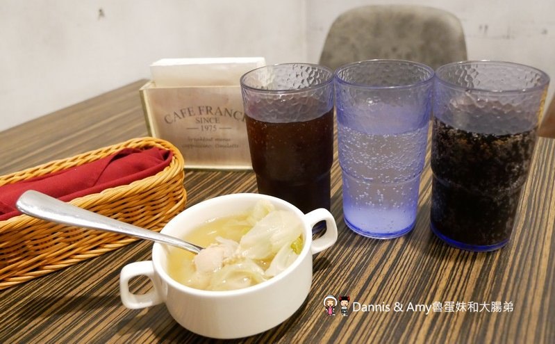 《新竹牛排美食》牛庫炭烤冷藏熟成牛排(義大利麵.燉飯)。IG打卡月亮花牆。比臉大的戰斧牛排。愛吃肉肉朋友們的首選︱(影片) 《新竹牛排美食》牛庫炭烤冷藏熟成牛排(義大利麵.燉飯)。IG打卡月亮花牆。比臉大的戰斧牛排。愛吃肉肉朋友們的首選︱(影片)