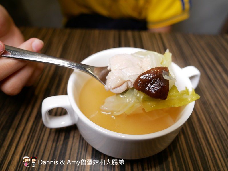 《新竹牛排美食》牛庫炭烤冷藏熟成牛排(義大利麵.燉飯)。IG打卡月亮花牆。比臉大的戰斧牛排。愛吃肉肉朋友們的首選︱(影片) 《新竹牛排美食》牛庫炭烤冷藏熟成牛排(義大利麵.燉飯)。IG打卡月亮花牆。比臉大的戰斧牛排。愛吃肉肉朋友們的首選︱(影片)