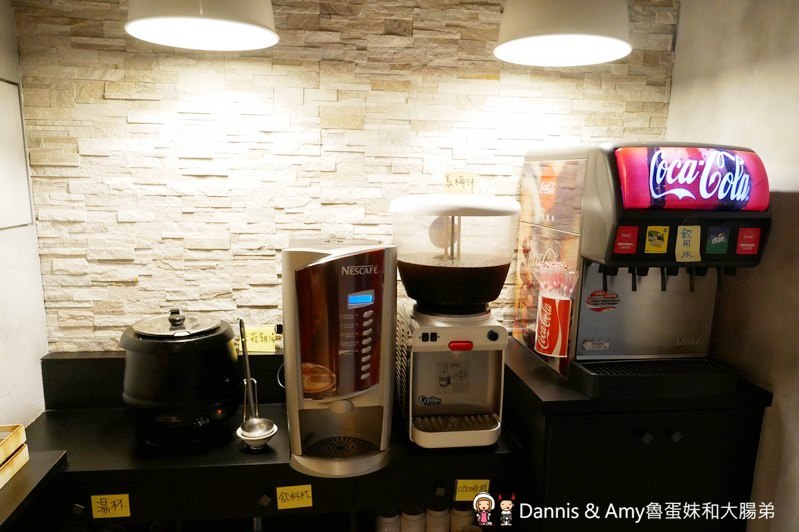 《新竹牛排美食》牛庫炭烤冷藏熟成牛排(義大利麵.燉飯)。IG打卡月亮花牆。比臉大的戰斧牛排。愛吃肉肉朋友們的首選︱(影片) 《新竹牛排美食》牛庫炭烤冷藏熟成牛排(義大利麵.燉飯)。IG打卡月亮花牆。比臉大的戰斧牛排。愛吃肉肉朋友們的首選︱(影片)