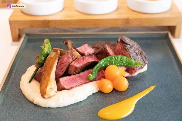 /tmp/phpmgER4M /tmp/phpmgER4M