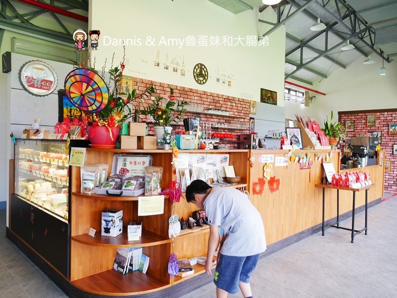 《高雄美濃下午茶》帕蒂斯藝文咖啡館-美濃店x牛埔庄生活文化館。千層蛋糕,蜜糖金磚吐司 ,鮮桔茶。忙碌生活中的小確幸︱（影片）