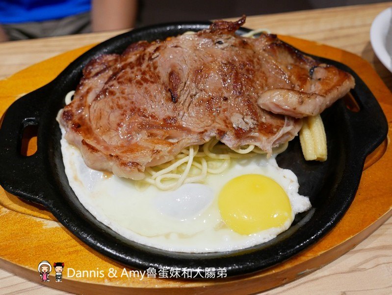 《新竹城隍廟附近吃牛排》金太子平價牛排。超值雙拼選擇更豐富。壽星優惠當月優惠菜單分享︱(影片) 《新竹城隍廟附近吃牛排》金太子平價牛排。超值雙拼選擇更豐富。壽星優惠當月優惠菜單分享︱(影片)