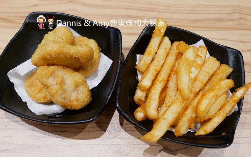 《新竹城隍廟附近吃牛排》金太子平價牛排。超值雙拼選擇更豐富。壽星優惠當月優惠菜單分享︱(影片) 《新竹城隍廟附近吃牛排》金太子平價牛排。超值雙拼選擇更豐富。壽星優惠當月優惠菜單分享︱(影片)