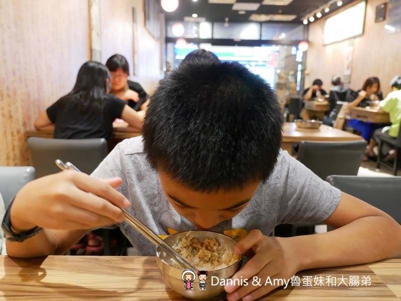 《竹北小火鍋吃吃看》皇心御膳風味鍋物-竹北中正東店。滷肉飯,爆米花,飲料冷飲,霜淇淋,杜老爺無限享用吃到飽。自由配鍋品140元︱（影片）