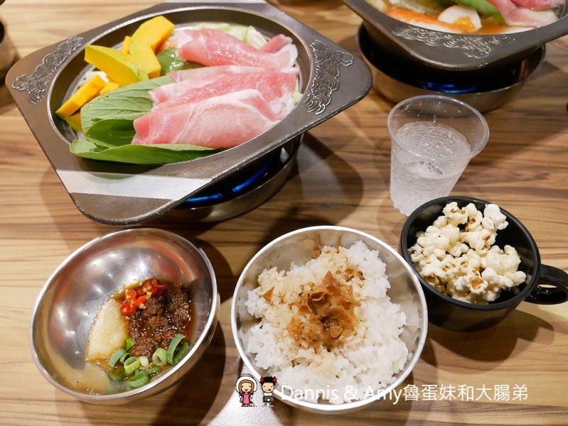 《竹北小火鍋吃吃看》皇心御膳風味鍋物-竹北中正東店。滷肉飯,爆米花,飲料冷飲,霜淇淋,杜老爺無限享用吃到飽。自由配鍋品140元︱（影片）
