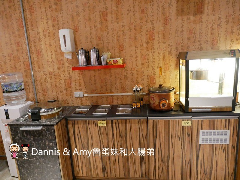 《竹北小火鍋吃吃看》皇心御膳風味鍋物-竹北中正東店。滷肉飯,爆米花,飲料冷飲,霜淇淋,杜老爺無限享用吃到飽。自由配鍋品140元︱（影片）