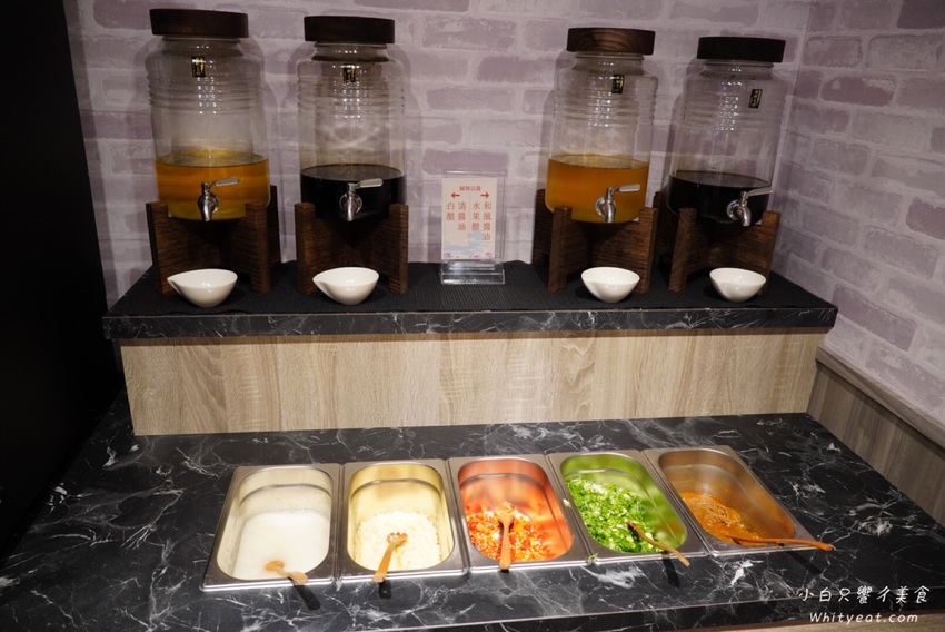 高雄火鍋【舞古賀鍋物專門店 -天祥店】痛風蝦爆海陸套餐好浮誇！菜盤還能換肉盤好佛心 高雄美食l高雄聚餐 | 小白只饗ㄔ美食