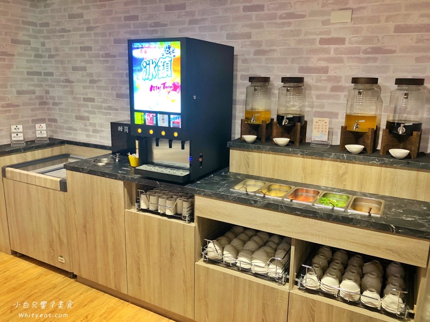 高雄火鍋【舞古賀鍋物專門店 -天祥店】痛風蝦爆海陸套餐好浮誇！菜盤還能換肉盤好佛心 高雄美食l高雄聚餐 | 小白只饗ㄔ美食