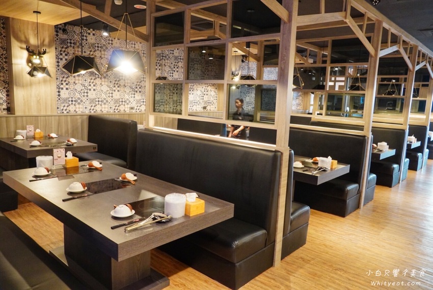 高雄火鍋【舞古賀鍋物專門店 -天祥店】痛風蝦爆海陸套餐好浮誇！菜盤還能換肉盤好佛心 高雄美食l高雄聚餐 | 小白只饗ㄔ美食