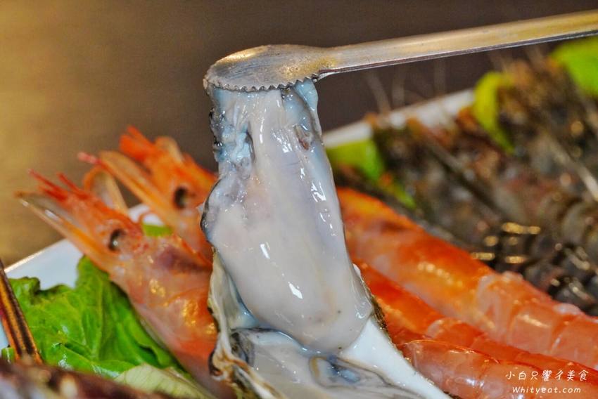 高雄火鍋【舞古賀鍋物專門店 -天祥店】痛風蝦爆海陸套餐好浮誇！菜盤還能換肉盤好佛心 高雄美食l高雄聚餐 | 小白只饗ㄔ美食