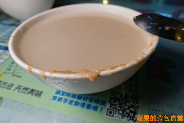 [食記] 新竹北區-慧心冰店 城隍廟必吃美食 紅豆芋頭花生綿綿桑桑 滑嫩杏仁豆腐 料多多燒仙草 冬天來碗紅豆牛奶冰好料加滿