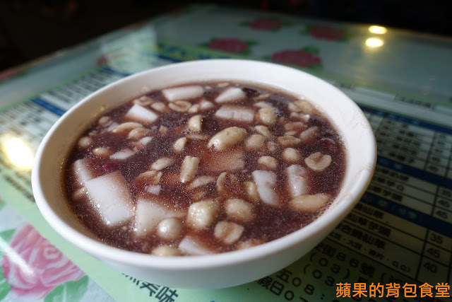 [食記] 新竹北區-慧心冰店 城隍廟必吃美食 紅豆芋頭花生綿綿桑桑 滑嫩杏仁豆腐 料多多燒仙草 冬天來碗紅豆牛奶冰好料加滿