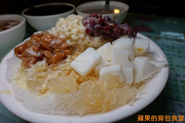 [食記] 新竹北區-慧心冰店 城隍廟必吃美食 紅豆芋頭花生綿綿桑桑 滑嫩杏仁豆腐 料多多燒仙草 冬天來碗紅豆牛奶冰好料加滿