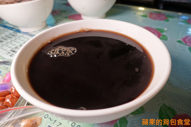 [食記] 新竹北區-慧心冰店 城隍廟必吃美食 紅豆芋頭花生綿綿桑桑 滑嫩杏仁豆腐 料多多燒仙草 冬天來碗紅豆牛奶冰好料加滿