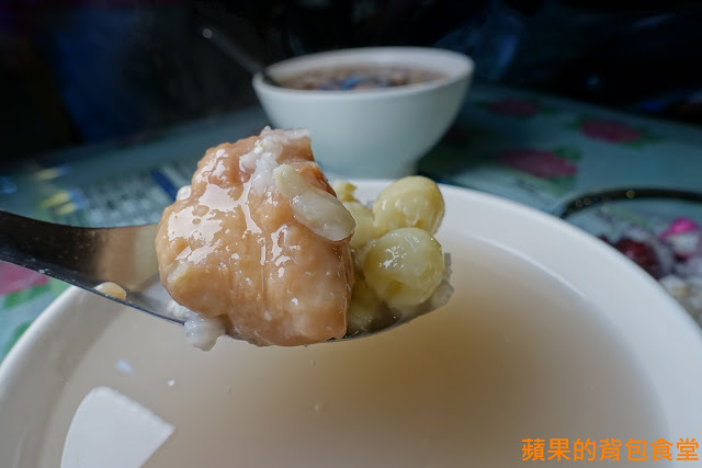 [食記] 新竹北區-慧心冰店 城隍廟必吃美食 紅豆芋頭花生綿綿桑桑 滑嫩杏仁豆腐 料多多燒仙草 冬天來碗紅豆牛奶冰好料加滿
