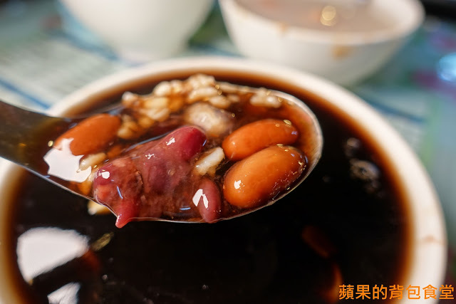 [食記] 新竹北區-慧心冰店 城隍廟必吃美食 紅豆芋頭花生綿綿桑桑 滑嫩杏仁豆腐 料多多燒仙草 冬天來碗紅豆牛奶冰好料加滿