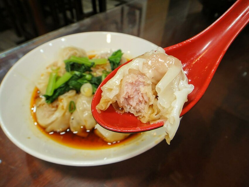 【美食】「菱東方」排骨蛋炒飯、紅油皮蛋麵、紅油抄手,中和炒飯