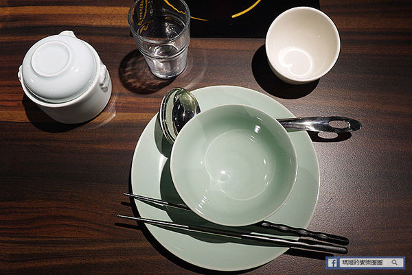 基隆火鍋【海棠春食膳鍋物】基隆麻辣鍋新開幕/老火湯&溫麻辣帶來新食感