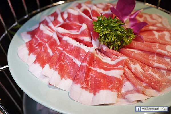 基隆火鍋【海棠春食膳鍋物】基隆麻辣鍋新開幕/老火湯&溫麻辣帶來新食感