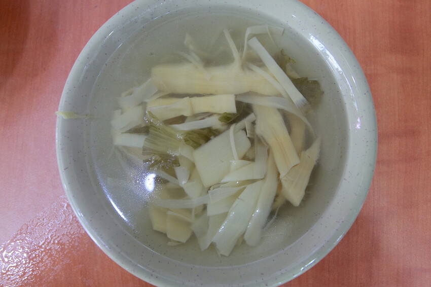 吃。嘉義市|東區。「民主火雞肉飯」榮獲嘉義火雞肉節特優獎第一名,備有停車場顧客絡繹不絕火雞肉專門店「