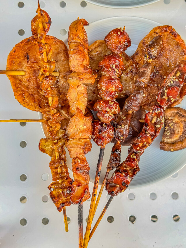 翹屁股燒烤傳承二代的高雄人氣美食，必備烤肉醬等你來品嚐。