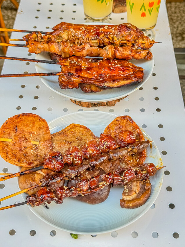 翹屁股燒烤傳承二代的高雄人氣美食，必備烤肉醬等你來品嚐。