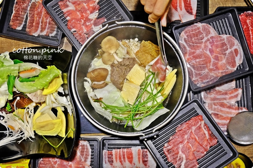 台中吃到飽這家也很狂~八種肉肉任你點,一宮壽喜燒也有火鍋吃到飽喔! 台中吃到飽這家也很狂~八種肉肉任你點,一宮壽喜燒也有火鍋吃到飽喔!