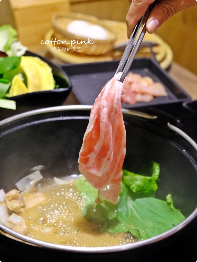 台中吃到飽這家也很狂~八種肉肉任你點,一宮壽喜燒也有火鍋吃到飽喔! 台中吃到飽這家也很狂~八種肉肉任你點,一宮壽喜燒也有火鍋吃到飽喔!