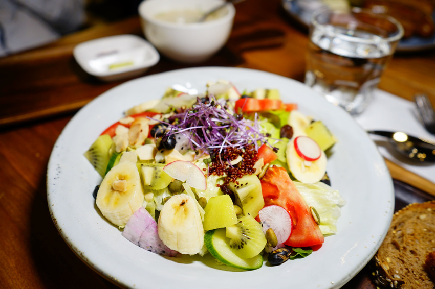 美食|台北 Schumann’s Bistro No. 6 舒曼六號餐館(南京店) 德國豬腳、黑白啤酒 南京復興、小巨蛋聚餐餐廳推薦!