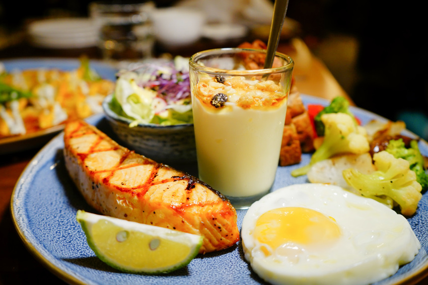 美食|台北 Schumann’s Bistro No. 6 舒曼六號餐館(南京店) 德國豬腳、黑白啤酒 南京復興、小巨蛋聚餐餐廳推薦!