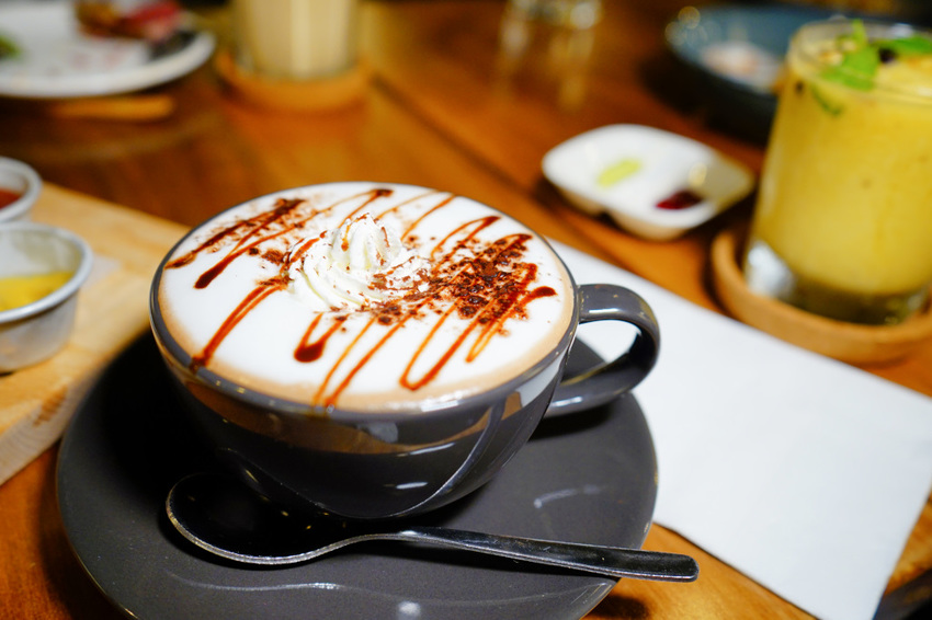 美食|台北 Schumann’s Bistro No. 6 舒曼六號餐館(南京店) 德國豬腳、黑白啤酒 南京復興、小巨蛋聚餐餐廳推薦!