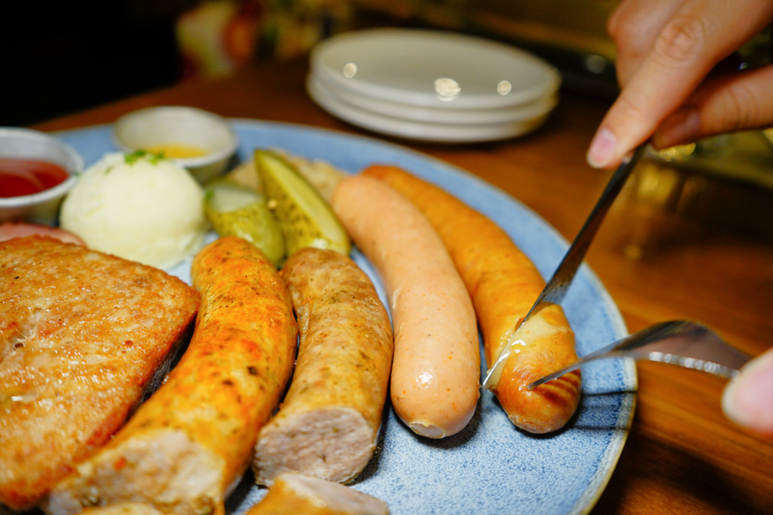 美食|台北 Schumann’s Bistro No. 6 舒曼六號餐館(南京店) 德國豬腳、黑白啤酒 南京復興、小巨蛋聚餐餐廳推薦!