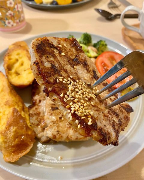 【茶杯】松山區放鬆咖啡廳|客製化料理|法式吐司