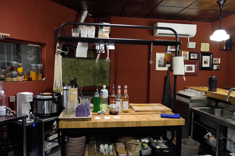 台中咖哩︳小陳故事多：馬來西亞彭于晏的家傳咖哩飯 - 金大佛的奪門而出家網誌