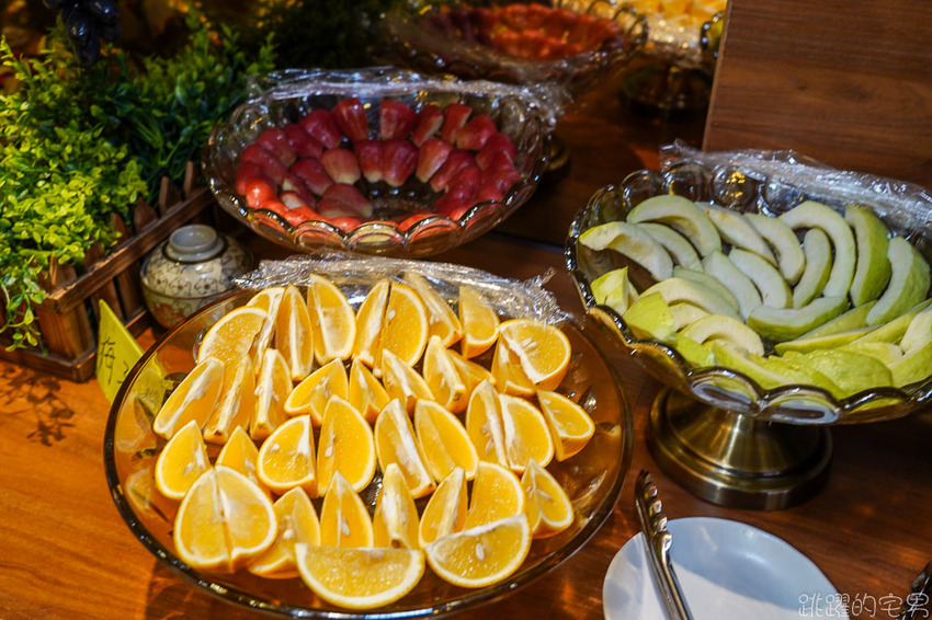 花蓮最新吃到飽! 林澤記麻辣火鍋推出中午自助餐吃到飽只要330元 螃蟹、鮮蝦 豬腳 連牛肉麵都可以無限點 招牌甜點 招牌甜點不吃會後悔 早餐也有吃到飽喔!