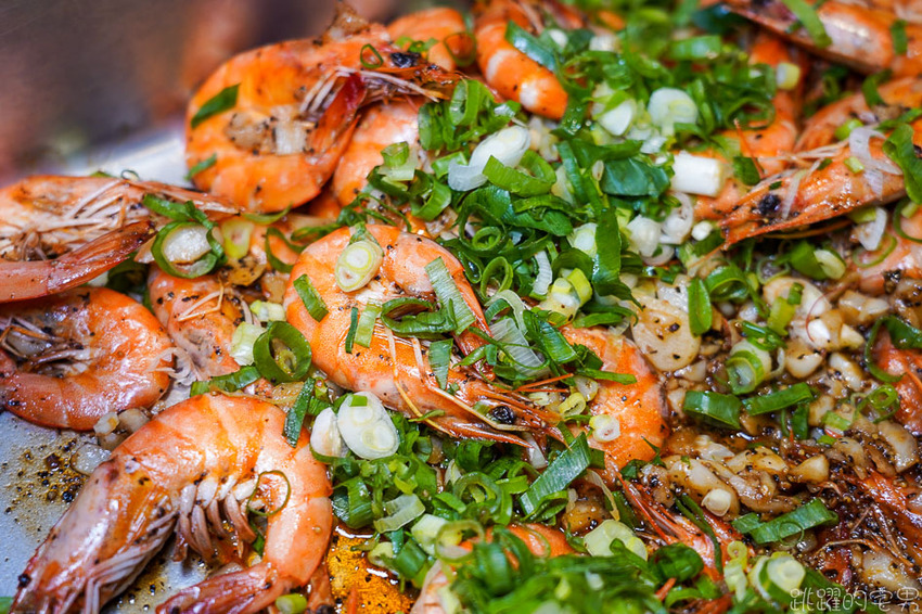 花蓮最新吃到飽! 林澤記麻辣火鍋推出中午自助餐吃到飽只要330元 螃蟹、鮮蝦 豬腳 連牛肉麵都可以無限點 招牌甜點 招牌甜點不吃會後悔 早餐也有吃到飽喔!