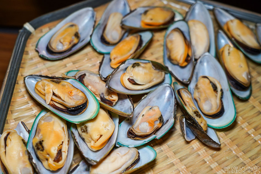 花蓮最新吃到飽! 林澤記麻辣火鍋推出中午自助餐吃到飽只要330元 螃蟹、鮮蝦 豬腳 連牛肉麵都可以無限點 招牌甜點 招牌甜點不吃會後悔 早餐也有吃到飽喔!