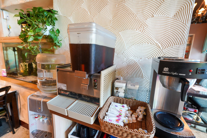 花蓮最新吃到飽! 林澤記麻辣火鍋推出中午自助餐吃到飽只要330元 螃蟹、鮮蝦 豬腳 連牛肉麵都可以無限點 招牌甜點 招牌甜點不吃會後悔 早餐也有吃到飽喔!