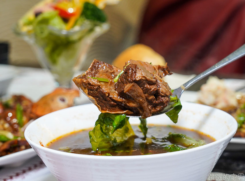 花蓮最新吃到飽! 林澤記麻辣火鍋推出中午自助餐吃到飽只要330元 螃蟹、鮮蝦 豬腳 連牛肉麵都可以無限點 招牌甜點 招牌甜點不吃會後悔 早餐也有吃到飽喔!