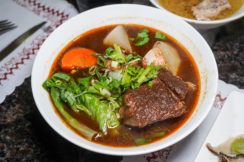 花蓮最新吃到飽! 林澤記麻辣火鍋推出中午自助餐吃到飽只要330元 螃蟹、鮮蝦 豬腳 連牛肉麵都可以無限點 招牌甜點 招牌甜點不吃會後悔 早餐也有吃到飽喔!