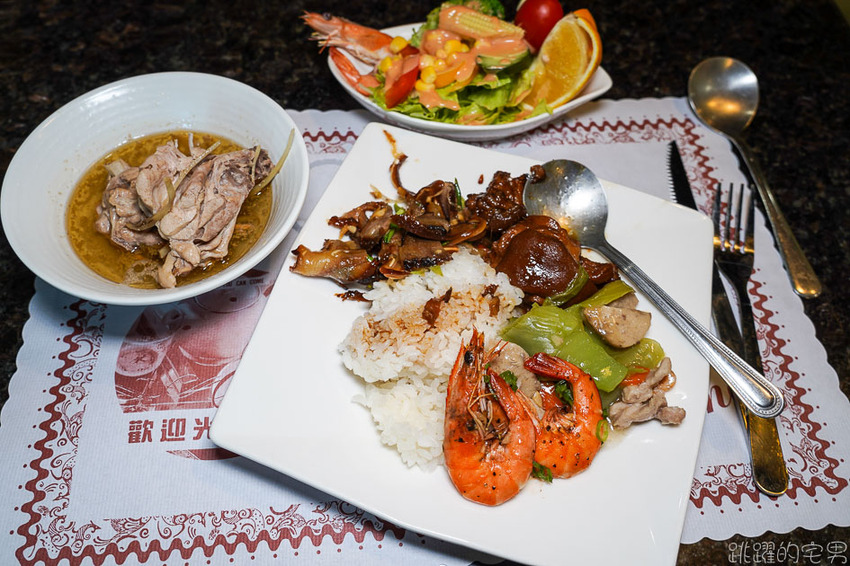 花蓮最新吃到飽! 林澤記麻辣火鍋推出中午自助餐吃到飽只要330元 螃蟹、鮮蝦 豬腳 連牛肉麵都可以無限點 招牌甜點 招牌甜點不吃會後悔 早餐也有吃到飽喔!