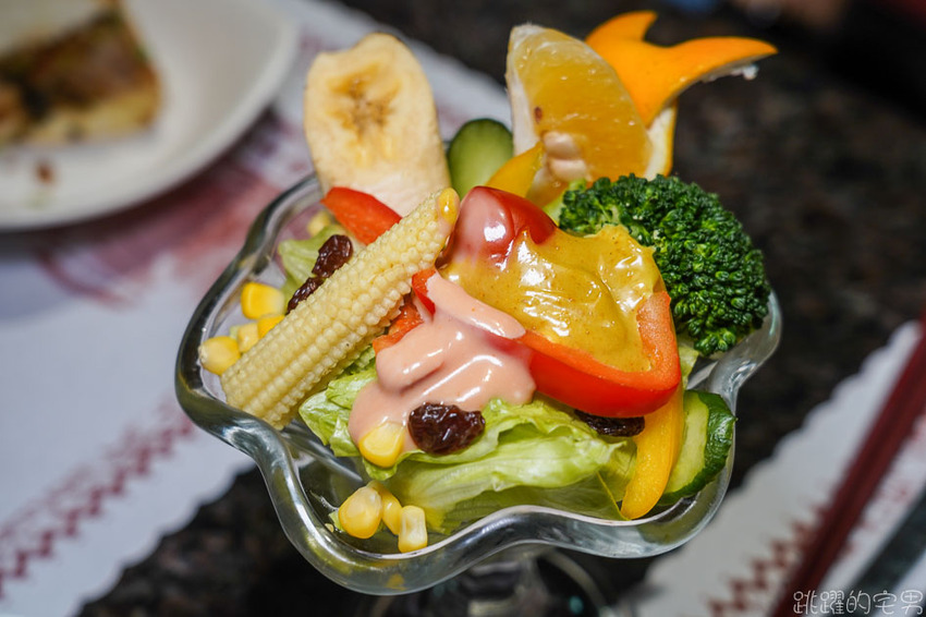 花蓮最新吃到飽! 林澤記麻辣火鍋推出中午自助餐吃到飽只要330元 螃蟹、鮮蝦 豬腳 連牛肉麵都可以無限點 招牌甜點 招牌甜點不吃會後悔 早餐也有吃到飽喔!