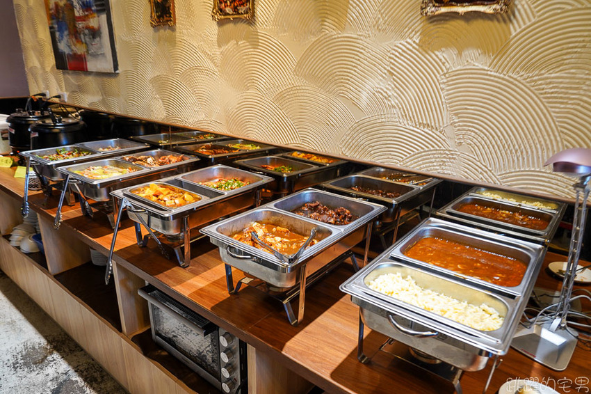 花蓮最新吃到飽! 林澤記麻辣火鍋推出中午自助餐吃到飽只要330元 螃蟹、鮮蝦 豬腳 連牛肉麵都可以無限點 招牌甜點 招牌甜點不吃會後悔 早餐也有吃到飽喔!