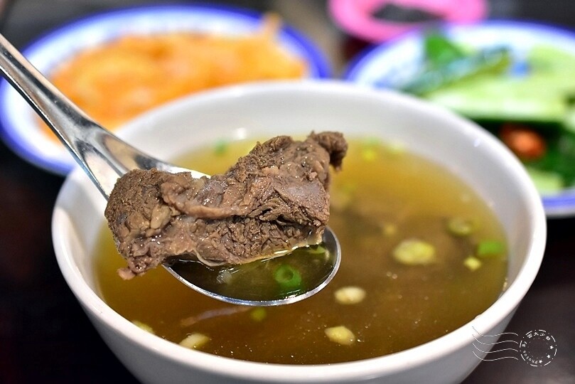 大鼎夏荷牛肉麵館:清燉牛肉湯