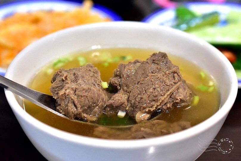 大鼎夏荷牛肉麵館:清燉牛肉湯