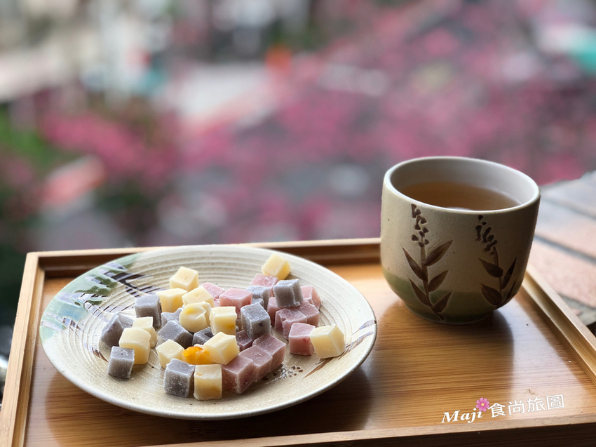 /tmp/phpcamJ3E /tmp/phpcamJ3E