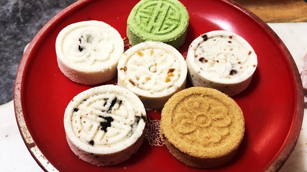 新北新莊 老日香百年老店,日本朋友超愛,口味造型創新,好吃好看的台灣伴手禮