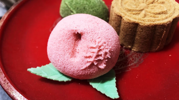 新北新莊 老日香百年老店,日本朋友超愛,口味造型創新,好吃好看的台灣伴手禮