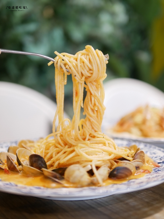 美翻天！女孩們最愛的質感森林系餐廳是它『JAI 宅』兼具視覺和味覺的澎湃饗宴，爆炸蛤蠣麵點起來！新竹美食｜巨城美食｜新竹義大利麵 - 曼達愛吃鬼